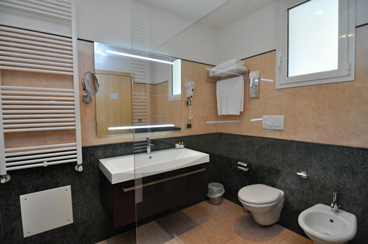 Hotel Falli Porto Cesareo Exterior foto